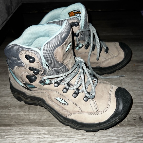 Keen
Durand II Mid Waterproof Hiking Boots - Women's - Size 7 - Picture 7 of 9